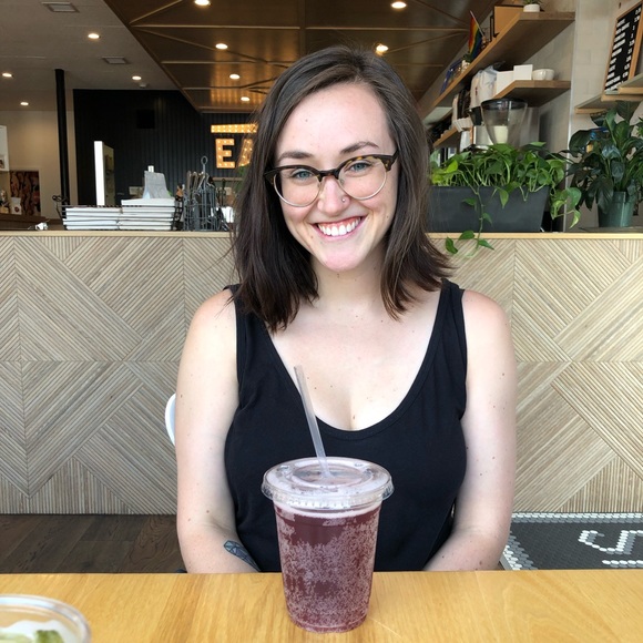 Meet your Posher, Janelle - Picture 1 of 1